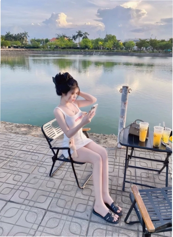 Vẻ đẹp nhẹ nhàng tự nhiên của cô gái 2007