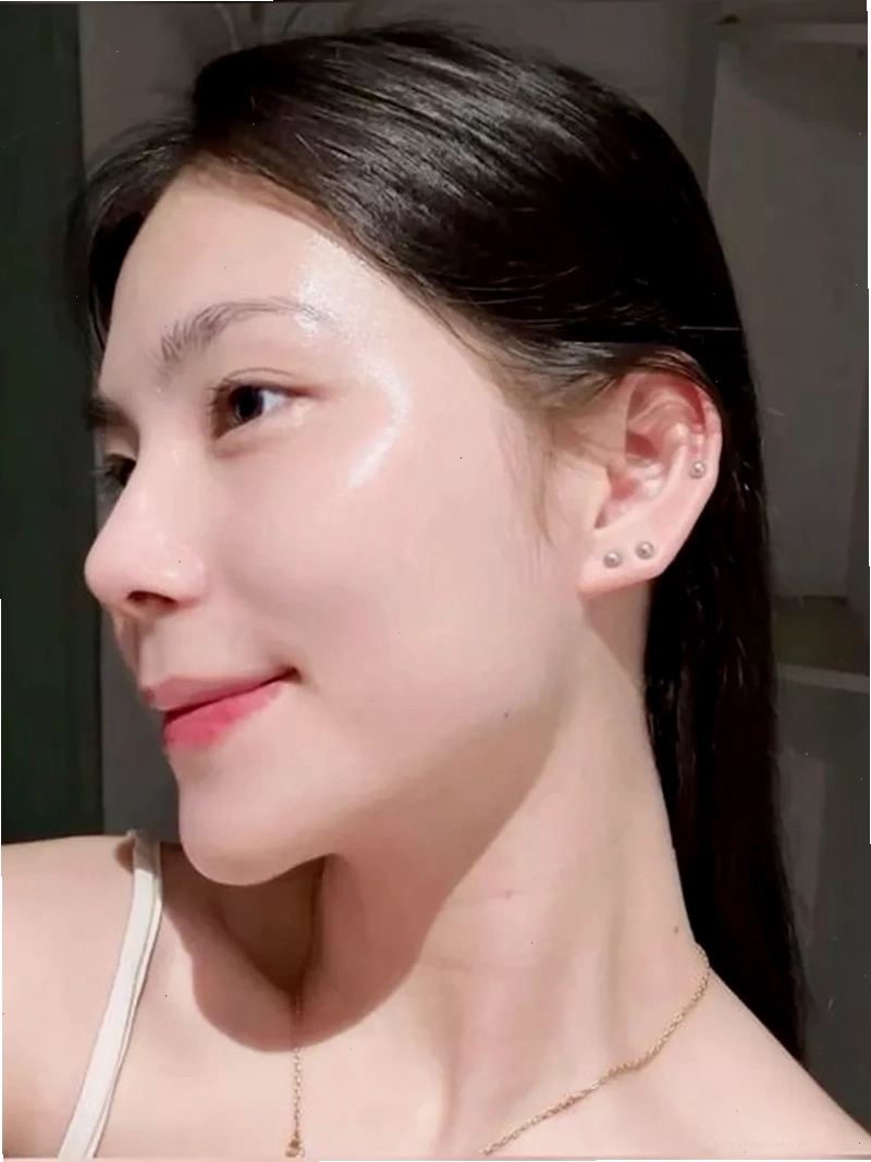 Visual ngọt ngào của gái xinh Hàn Quốc với mái tóc dài và đôi mắt biết cười