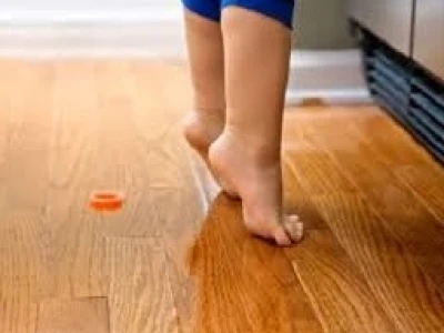 Trẻ đi nhón chân có phải là dấu hiệu bất thường? Ba mẹ cần biết
